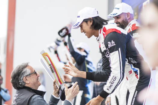 Gelael and Leung trade BMW for McLaren as pair join United Autosports for 2025
